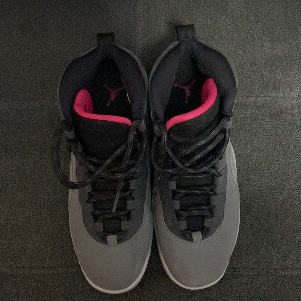 Air Jordans  10 Retro smoke gray 6.5Y